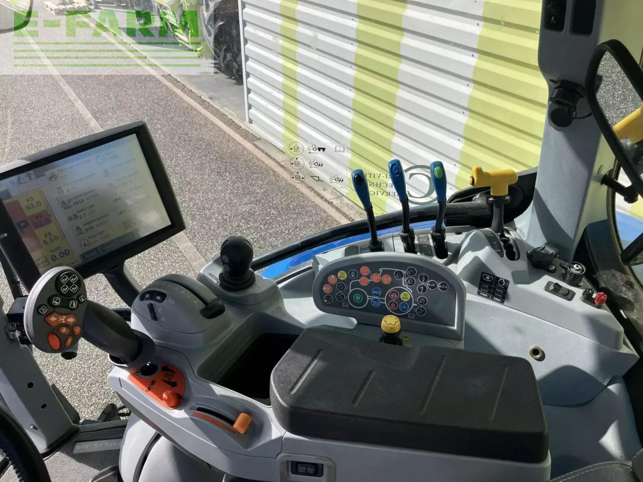 Farm tractor New Holland t5.110 ac AC: picture 9