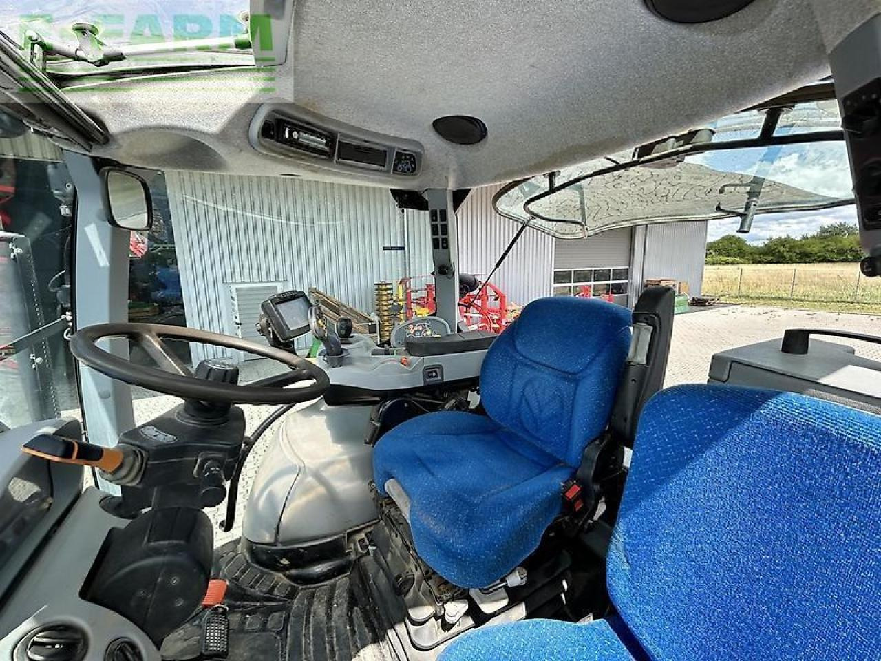 Farm tractor New Holland t6090 power command: picture 9