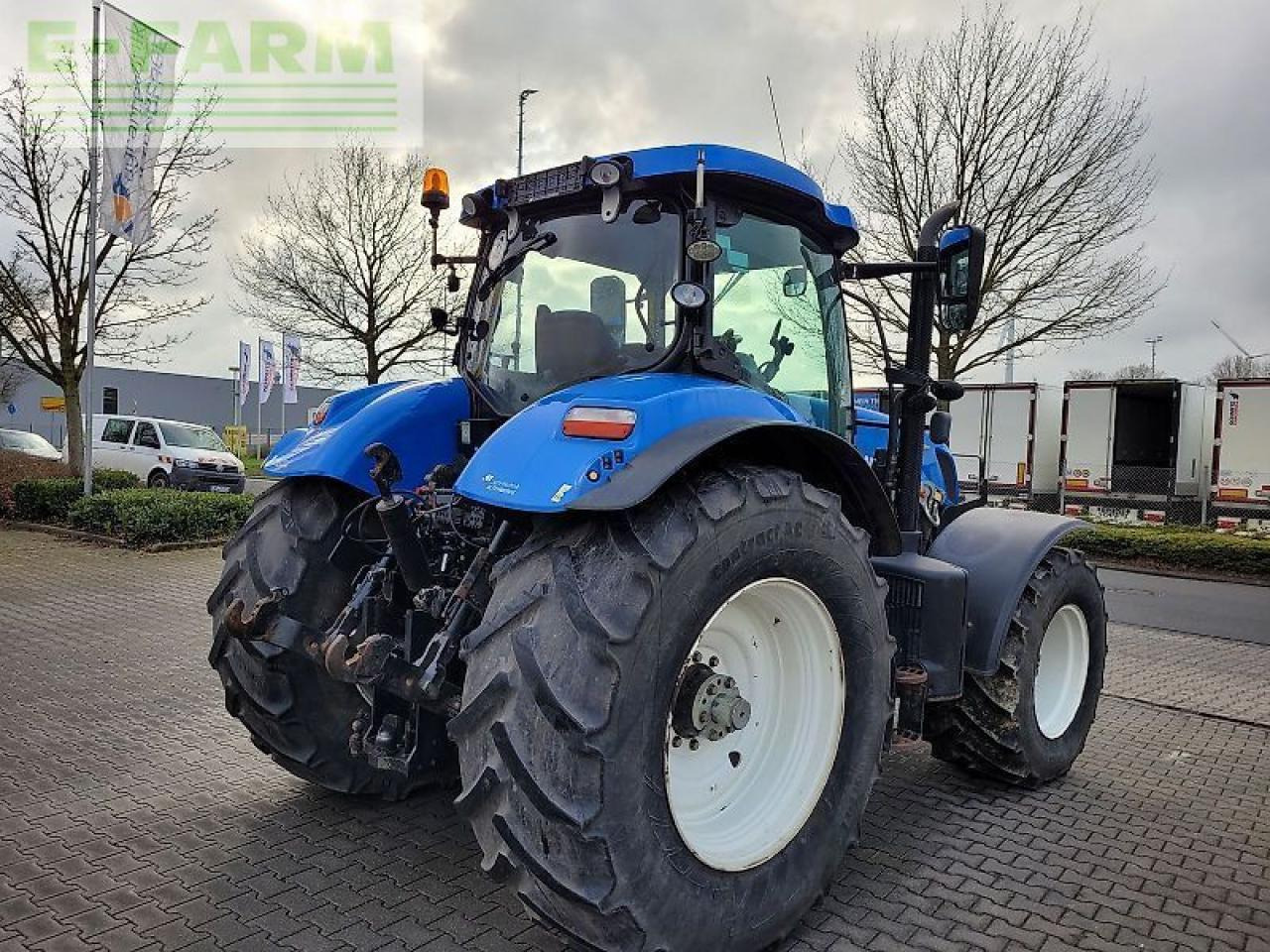 New Holland t7.220 ac - Farm tractor: picture 4 New Holland t7.220 ac - Farm tractor: picture 4