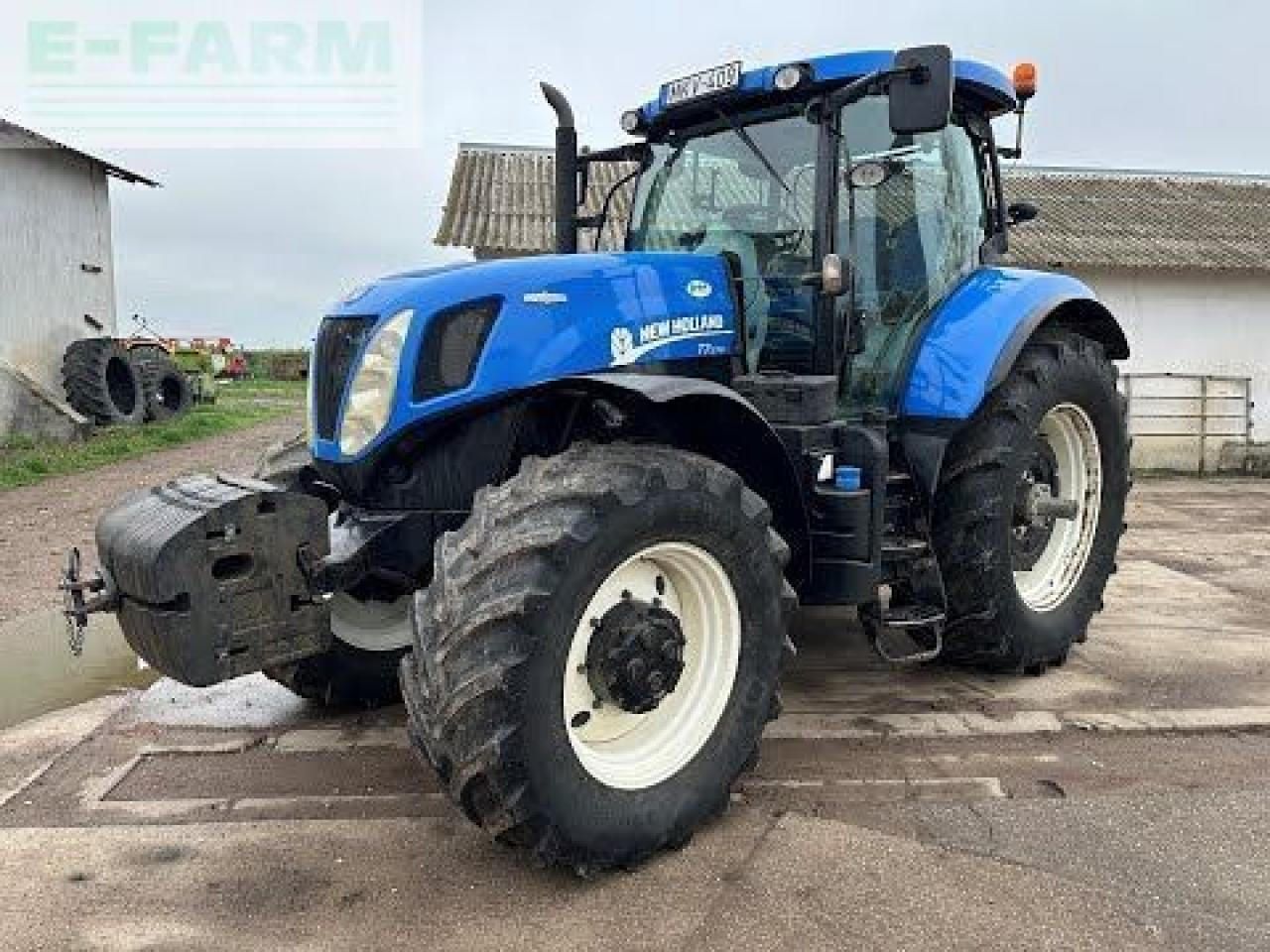 Farm tractor New Holland t7.270: picture 40