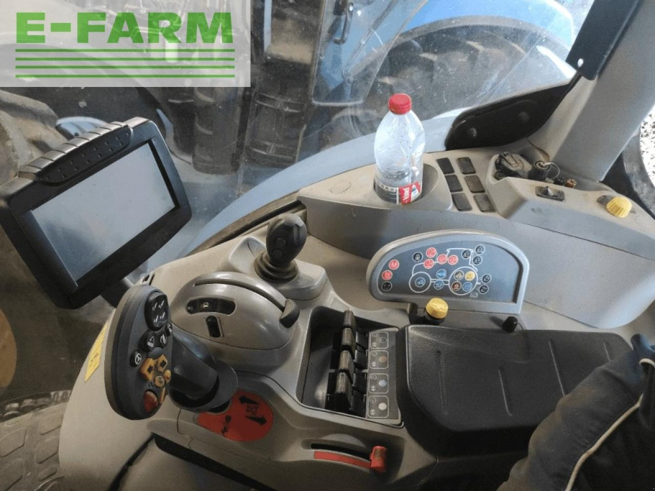 Farm tractor New Holland t7050 ac AC: picture 6
