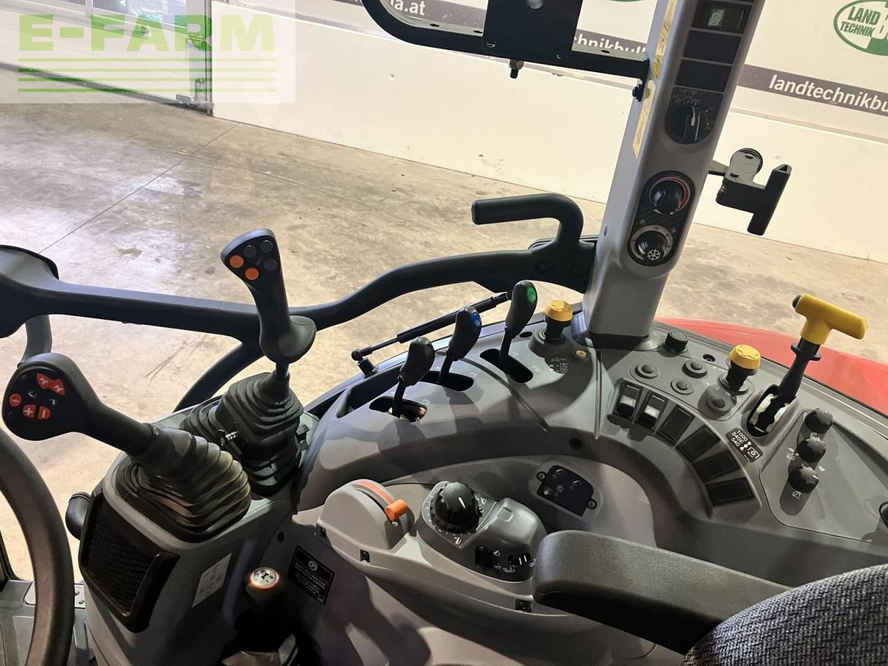 Farm tractor Steyr 4090 kompakt (stage v): picture 13