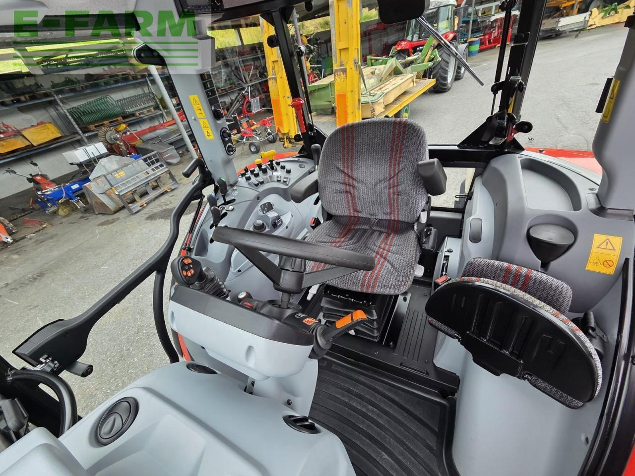 Farm tractor Steyr 4110 kompakt (stage v): picture 16