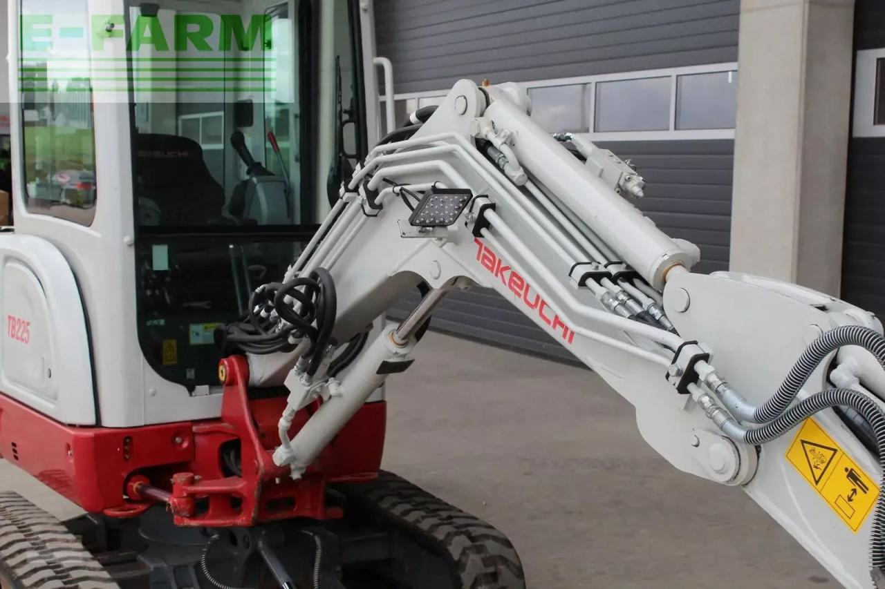 Mini excavator Takeuchi tb 225 - minibagger - powertilt - 2022: picture 12