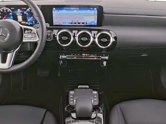 Car MERCEDES-BENZ CLA 180 Shooting Brake Progressive,Automatik,LED: picture 13