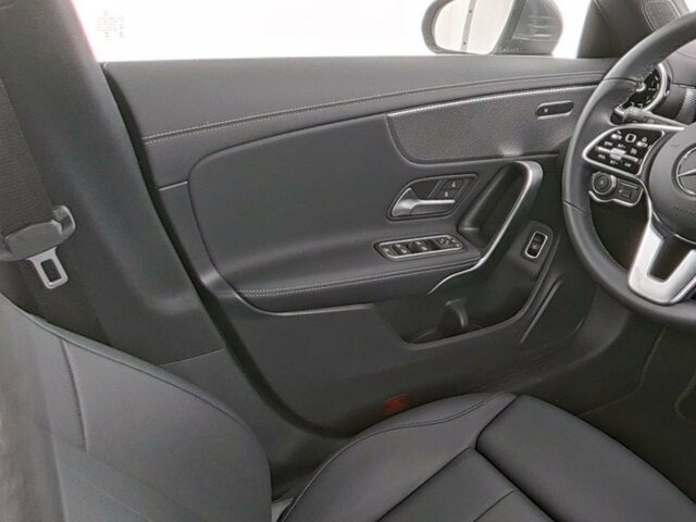 Car MERCEDES-BENZ CLA 180 Shooting Brake Progressive,Automatik,LED: picture 15