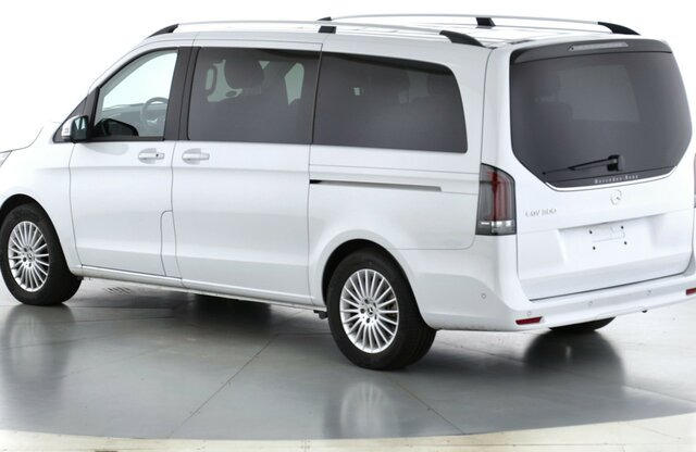 Minibus, Electric bus MERCEDES-BENZ EQV 300 lang,7Sitze,2Schiebetüren,Distronic,LED...: picture 12