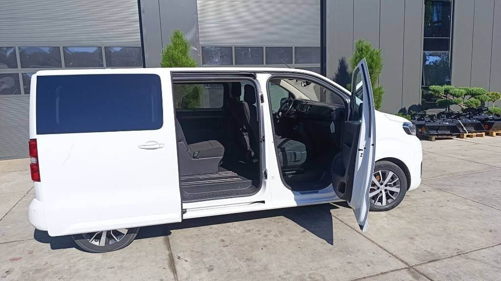 Toyota Proace 2.0 Van, Kleinbus, 7-Sitzer, Turboschaden - Panel van: picture 4 Toyota Proace 2.0 Van, Kleinbus, 7-Sitzer, Turboschaden - Panel van: picture 4