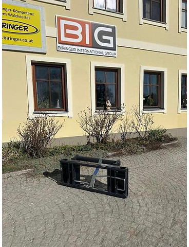 Big Manitou Adapter mit Euro Aufnahme - Attachment: picture 1 Big Manitou Adapter mit Euro Aufnahme - Attachment: picture 1