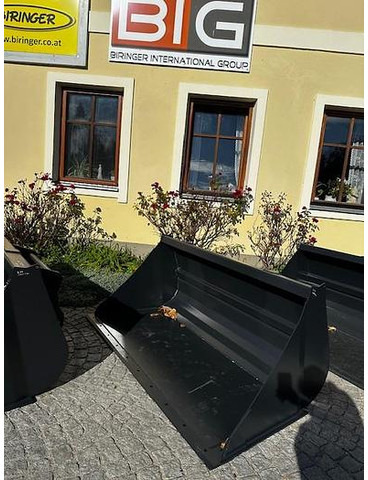 Big Schwergutschaufel SUN 200 cm mit Merlo Aufnahme - Attachment: picture 1 Big Schwergutschaufel SUN 200 cm mit Merlo Aufnahme - Attachment: picture 1