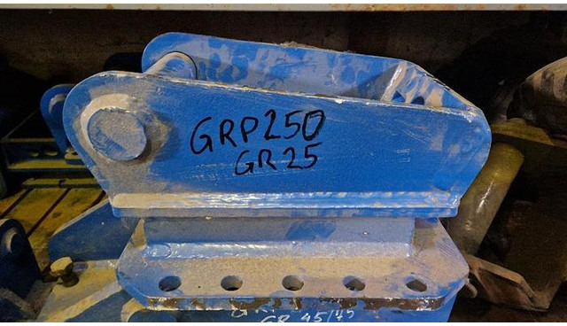 Mustang Abbruch & Sortiergreifer Anschraubplatte zu Mustang GRP250 / GR25 - Hydraulic hammer: picture 3 Mustang Abbruch & Sortiergreifer Anschraubplatte zu Mustang GRP250 / GR25 - Hydraulic hammer: picture 3