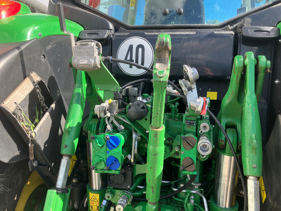 John Deere 6155M - Farm tractor: picture 2 John Deere 6155M - Farm tractor: picture 2