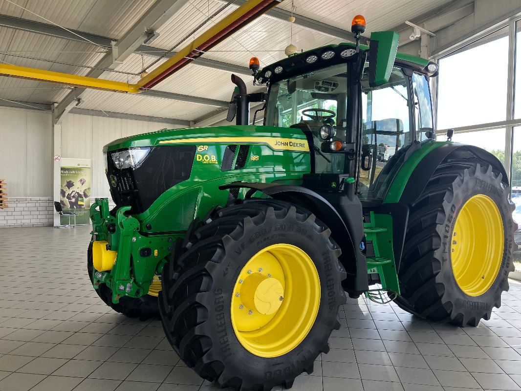 John Deere 6R185 - Farm tractor: picture 1 John Deere 6R185 - Farm tractor: picture 1