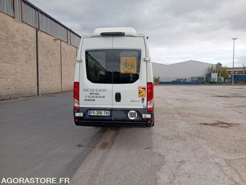 AUTOCAR IVECO 22 PLACES / 1ERE MAIN / BVA /  135467 KM ORIGINE - Coach: picture 4 AUTOCAR IVECO 22 PLACES / 1ERE MAIN / BVA /  135467 KM ORIGINE - Coach: picture 4