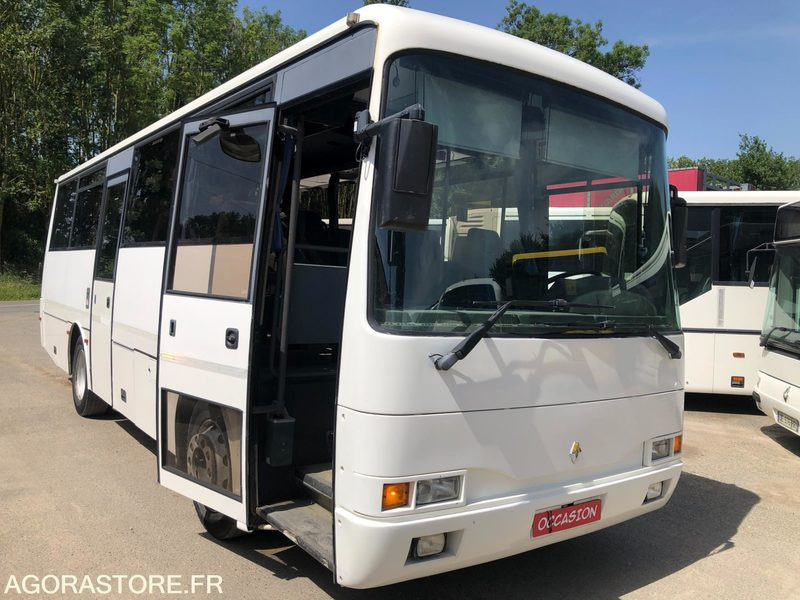 AUTOCAR RENAULT MEDIUM 36 PL CT OK - School bus: picture 2 AUTOCAR RENAULT MEDIUM 36 PL CT OK - School bus: picture 2