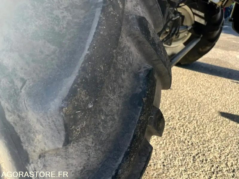 Agricultural machinery MOISSONNEUSE BATTEUSE NEW HOLLAND CR 8.80 - 2017 / 1847 HEURES: picture 17 Agricultural machinery MOISSONNEUSE BATTEUSE NEW HOLLAND CR 8.80 - 2017 / 1847 HEURES: picture 17