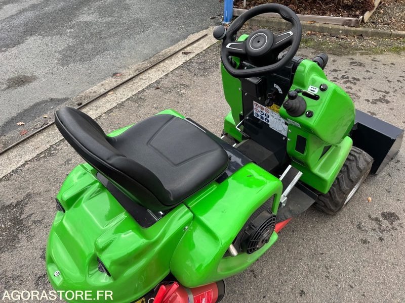 Valet de ferme 3 roues motrices HG-130 - Agricultural machinery: picture 2 Valet de ferme 3 roues motrices HG-130 - Agricultural machinery: picture 2