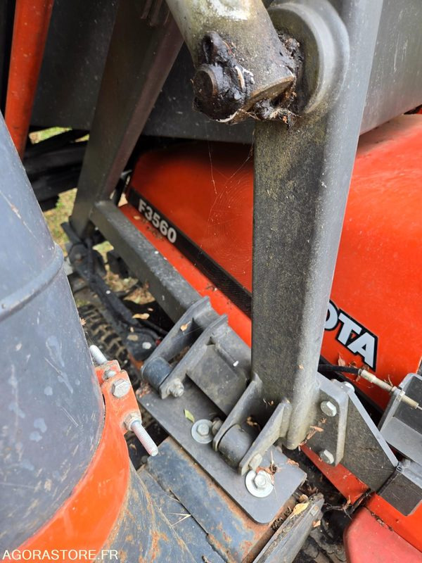 Kubota F 3560 avec bac de rammassage GCD 660F - 2668heures - Agricultural machinery: picture 5 Kubota F 3560 avec bac de rammassage GCD 660F - 2668heures - Agricultural machinery: picture 5