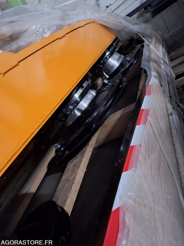 LAMIER ELISS 4EL V2 - Attachment for Construction machinery: picture 3 LAMIER ELISS 4EL V2 - Attachment for Construction machinery: picture 3