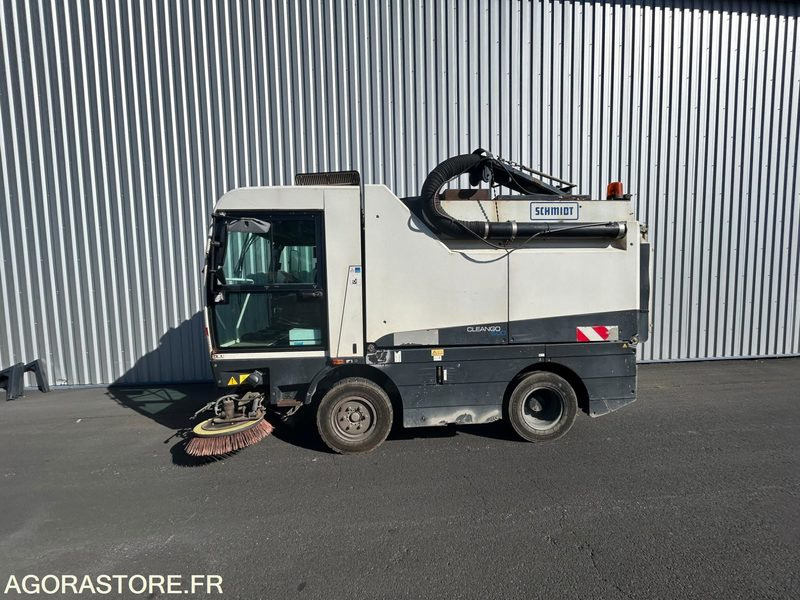 BALAYEUSE DE VOIRIE - SCHMIDT CLEANGO 500 - 2011 - 10 000 HEURES - Road sweeper: picture 5 BALAYEUSE DE VOIRIE - SCHMIDT CLEANGO 500 - 2011 - 10 000 HEURES - Road sweeper: picture 5