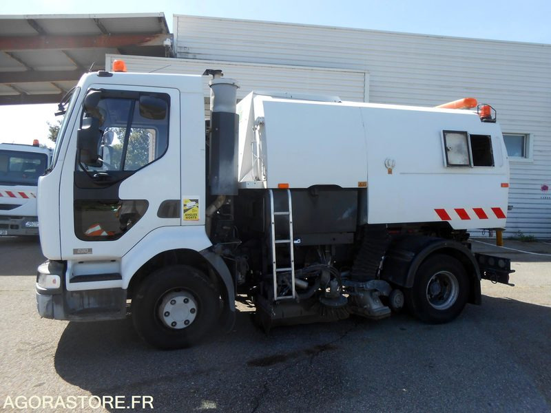 BALAYEUSE RENAULT PL - Road sweeper: picture 5 BALAYEUSE RENAULT PL - Road sweeper: picture 5