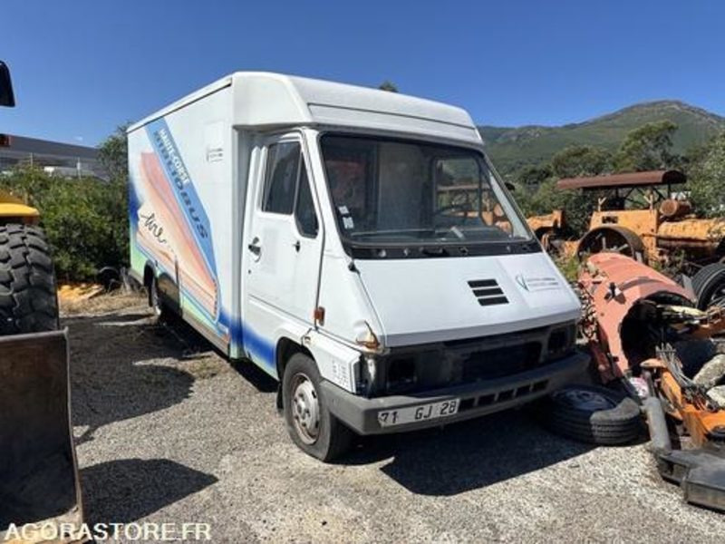 BIBLIOBUS RENAULT PROCAR - 1996 - 108500KM - 71GJ2B - Panel van: picture 2 BIBLIOBUS RENAULT PROCAR - 1996 - 108500KM - 71GJ2B - Panel van: picture 2