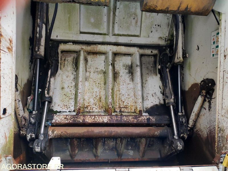BOM 19T RENAULT - Garbage truck: picture 5 BOM 19T RENAULT - Garbage truck: picture 5
