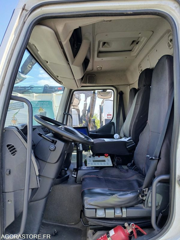 BOM 26 T RENAULT PREMIUM 365583 kms 2011 - Garbage truck: picture 2 BOM 26 T RENAULT PREMIUM 365583 kms 2011 - Garbage truck: picture 2