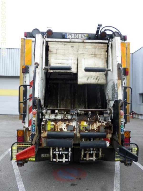 BOM ECONIC MERCEDES CABINE TYPE BUS 2007 4 places 247550kms - Garbage truck: picture 2 BOM ECONIC MERCEDES CABINE TYPE BUS 2007 4 places 247550kms - Garbage truck: picture 2