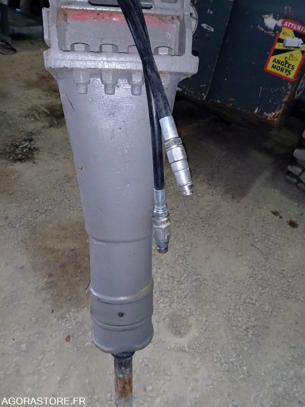 BRH MONTABERT SC16 Arden QA10 - Hydraulic hammer: picture 4 BRH MONTABERT SC16 Arden QA10 - Hydraulic hammer: picture 4