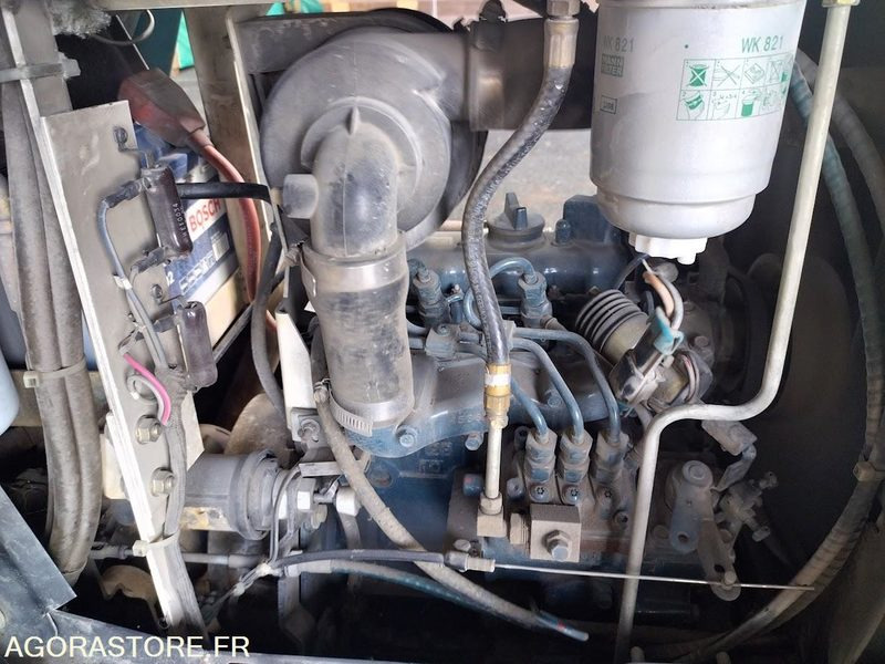 Balayeuse aspiratrice de trottoirs TENNANT LITTER HAWK 4100 on lease Balayeuse aspiratrice de trottoirs TENNANT LITTER HAWK 4100: picture 11