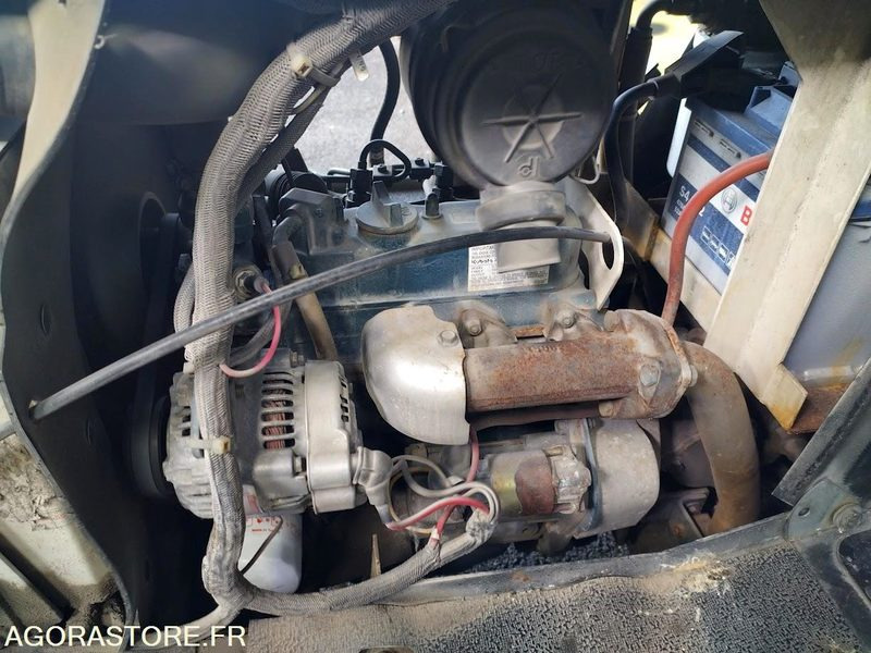 Balayeuse aspiratrice de trottoirs TENNANT LITTER HAWK 4100 on lease Balayeuse aspiratrice de trottoirs TENNANT LITTER HAWK 4100: picture 8