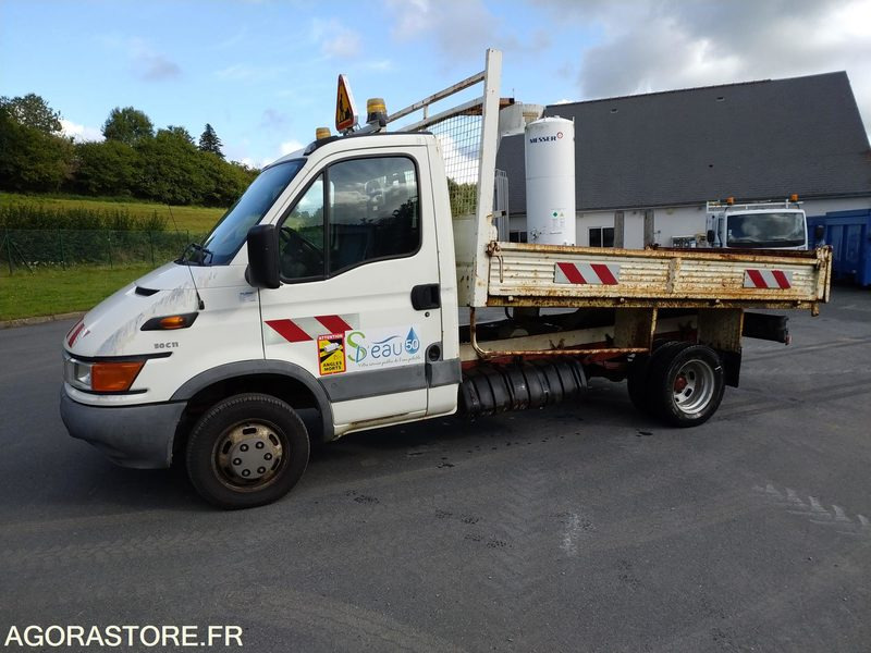 CAMION BENNE IVECO - EY413YY - 142000km - Tipper van: picture 1 CAMION BENNE IVECO - EY413YY - 142000km - Tipper van: picture 1
