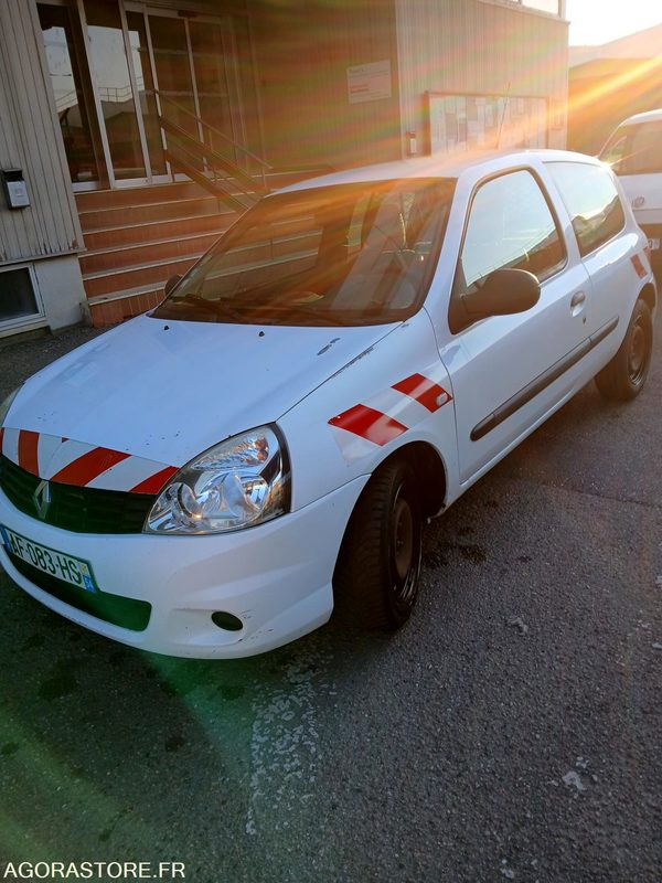CLIO DCI 2009 203197 KM IL Y A UNE CONTRE VISITE - Small van: picture 2 CLIO DCI 2009 203197 KM IL Y A UNE CONTRE VISITE - Small van: picture 2