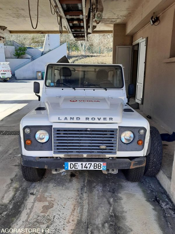 Camion hydrocureur LAND ROVER Defender - 2014 / 142 462 KM - Pickup truck: picture 2 Camion hydrocureur LAND ROVER Defender - 2014 / 142 462 KM - Pickup truck: picture 2