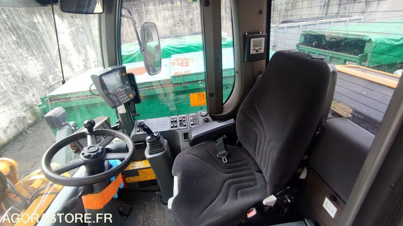 Chargeuse LIEBHERR L524 avec godet haut déversement - 2012 - Loader: picture 3 Chargeuse LIEBHERR L524 avec godet haut déversement - 2012 - Loader: picture 3