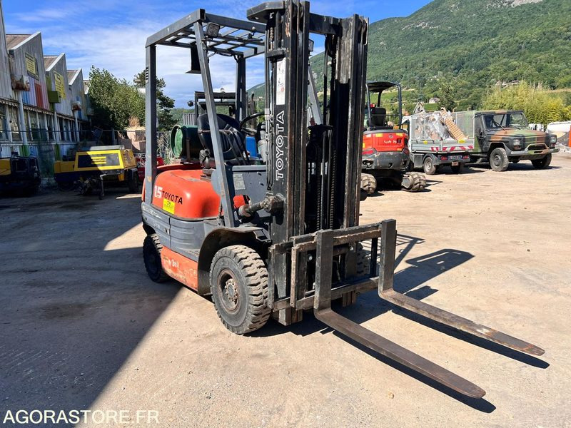Chariot élévateur à gaz Toyota FG15 4,3m - 1,5T - Année 1994 - 10770 heures - LPG forklift: picture 5 Chariot élévateur à gaz Toyota FG15 4,3m - 1,5T - Année 1994 - 10770 heures - LPG forklift: picture 5