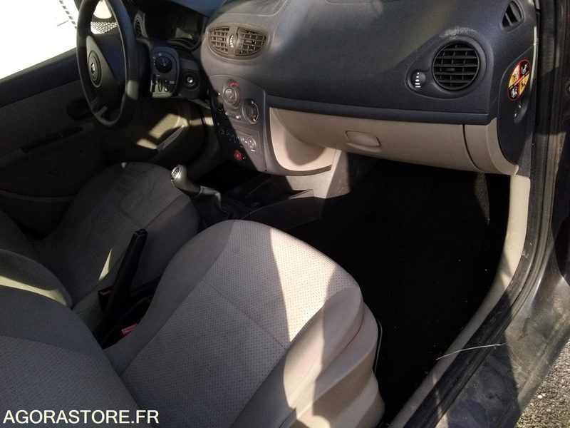 Clio 1.5 dci 1er main du 10.07.2007 131100kms type MRE5222EF558 - Car: picture 5 Clio 1.5 dci 1er main du 10.07.2007 131100kms type MRE5222EF558 - Car: picture 5