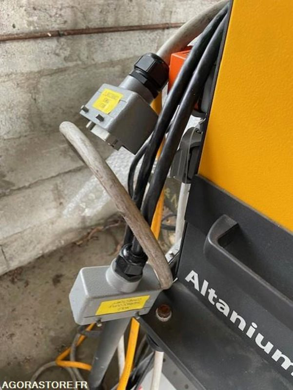 Controleur de moules ALTANIUM HUSKY - Tool/ Equipment: picture 3 Controleur de moules ALTANIUM HUSKY - Tool/ Equipment: picture 3