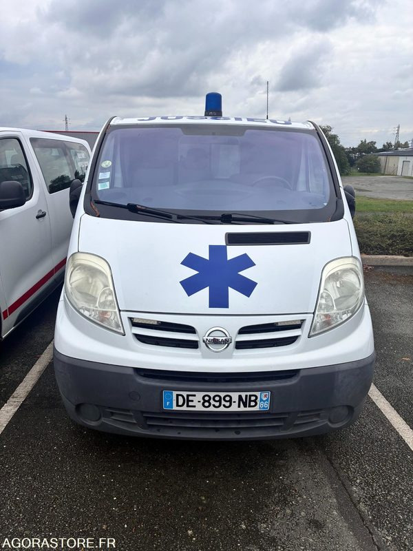 DE-899-NB - Roulant - NISSAN PRIMASTAR - VASP - CG KS - 179 000 Kms - Ambulance: picture 3 DE-899-NB - Roulant - NISSAN PRIMASTAR - VASP - CG KS - 179 000 Kms - Ambulance: picture 3