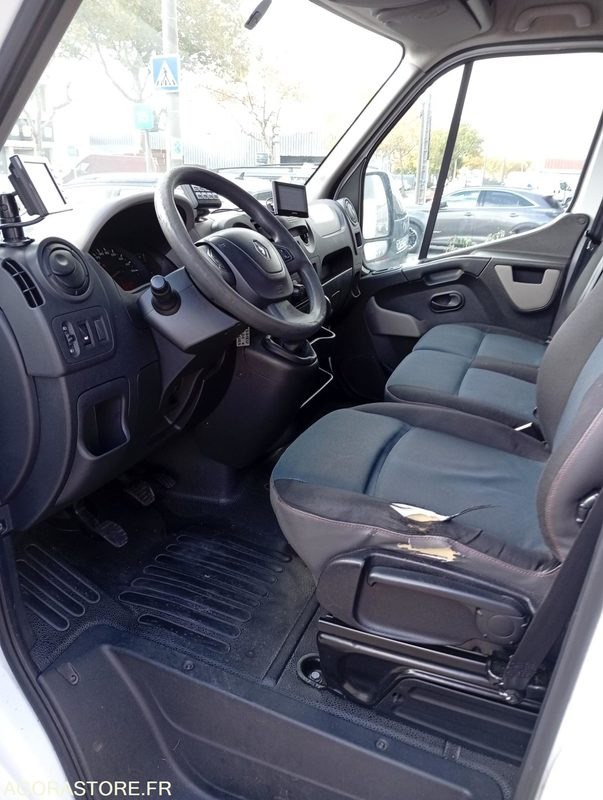 DT-542-NF - Roulant - Renault Master - VASP - 462 946 Kms - Ambulance: picture 5 DT-542-NF - Roulant - Renault Master - VASP - 462 946 Kms - Ambulance: picture 5