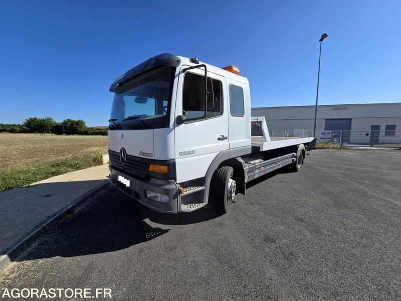 Dépanneuse Mercedes 1223 MOTEUR ECHANGE STANDARD 8O.000 - Tow truck: picture 2 Dépanneuse Mercedes 1223 MOTEUR ECHANGE STANDARD 8O.000 - Tow truck: picture 2