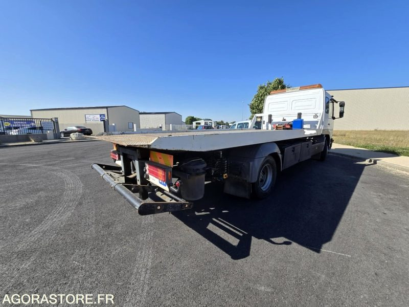 Dépanneuse Mercedes 1223 MOTEUR ECHANGE STANDARD 8O.000 - Tow truck: picture 4 Dépanneuse Mercedes 1223 MOTEUR ECHANGE STANDARD 8O.000 - Tow truck: picture 4