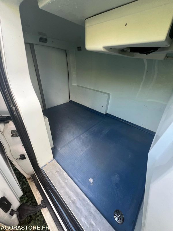 FIAT- SCUDO - 2016 - 230 000 KM - FRIGORIFIQUE MULTI TEMPERATURE - Refrigerated van: picture 4 FIAT- SCUDO - 2016 - 230 000 KM - FRIGORIFIQUE MULTI TEMPERATURE - Refrigerated van: picture 4