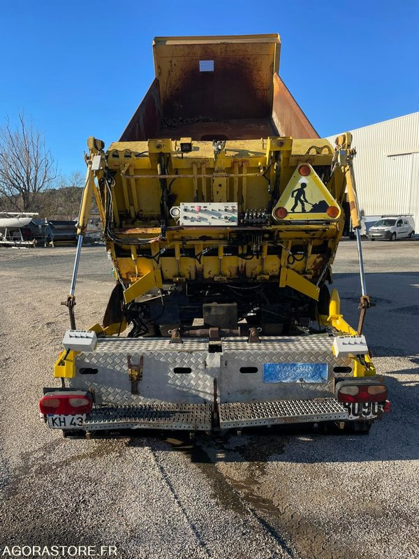 Asphalt distributor FINISSEUR D’INTERVENTION RAPIDE - DAF - FIR 3000 - 2003 / 335000 KM: picture 7 Asphalt distributor FINISSEUR D’INTERVENTION RAPIDE - DAF - FIR 3000 - 2003 / 335000 KM: picture 7