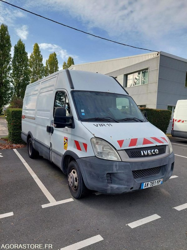 FOURGON IVECO AVEC GROUPE HP / AX781YP (VENTE EXPORT UNIQUEMENT) - Panel van: picture 3 FOURGON IVECO AVEC GROUPE HP / AX781YP (VENTE EXPORT UNIQUEMENT) - Panel van: picture 3