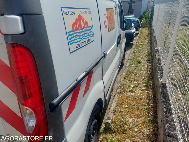 FOURGON RENAULT TRAFIC - 2011/ 230 000 KM - Panel van: picture 4 FOURGON RENAULT TRAFIC - 2011/ 230 000 KM - Panel van: picture 4