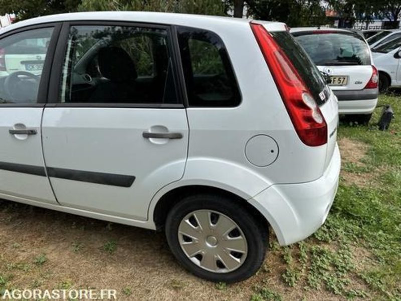 Car Ford Fiesta - 938BTN57: picture 6