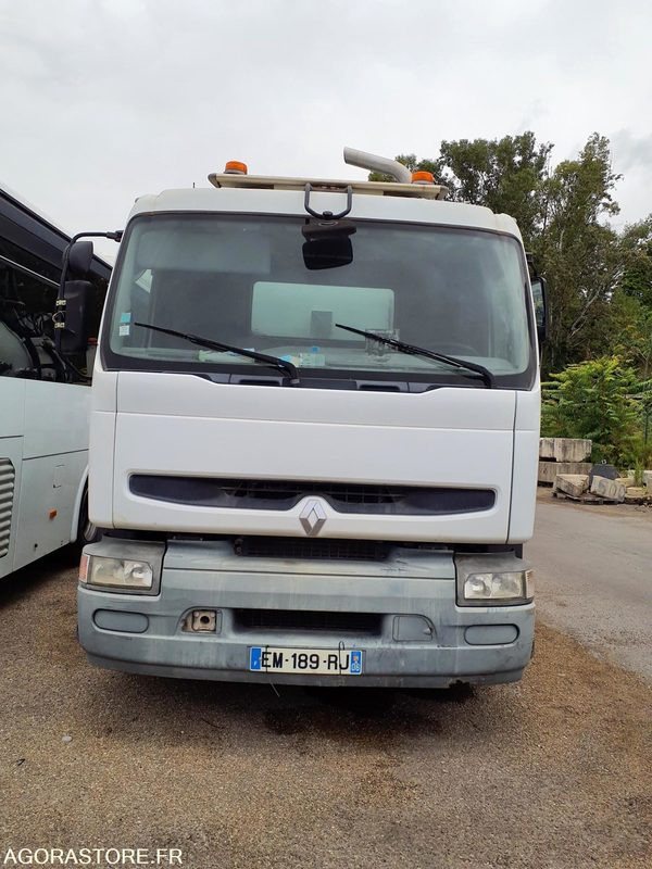 HYDROCUREUR 19T RIVARD - 2004 / 262 122 KM - Vacuum truck: picture 5 HYDROCUREUR 19T RIVARD - 2004 / 262 122 KM - Vacuum truck: picture 5