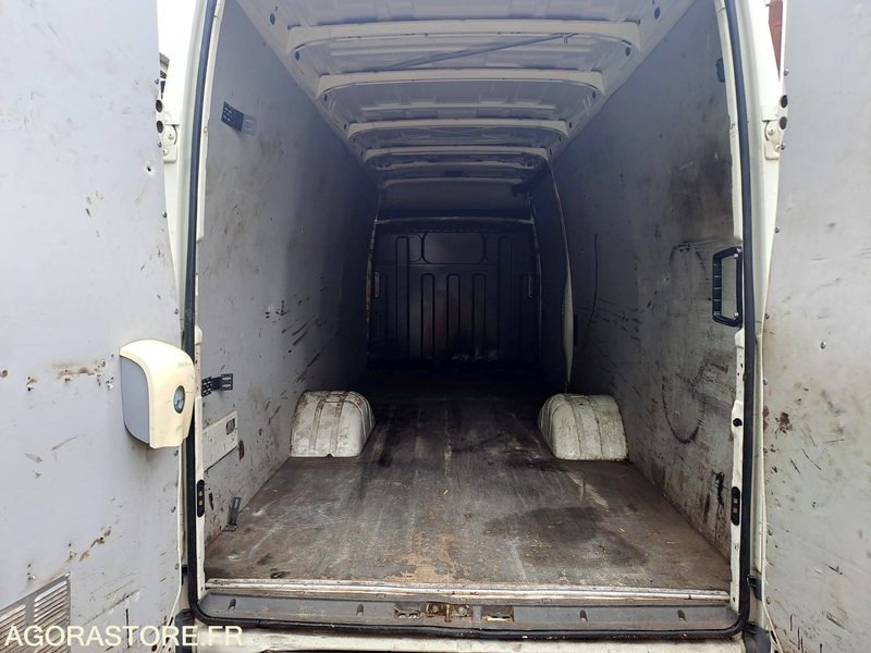 IVECO | DAILY | 2010 | 82193KM - Panel van: picture 4 IVECO | DAILY | 2010 | 82193KM - Panel van: picture 4